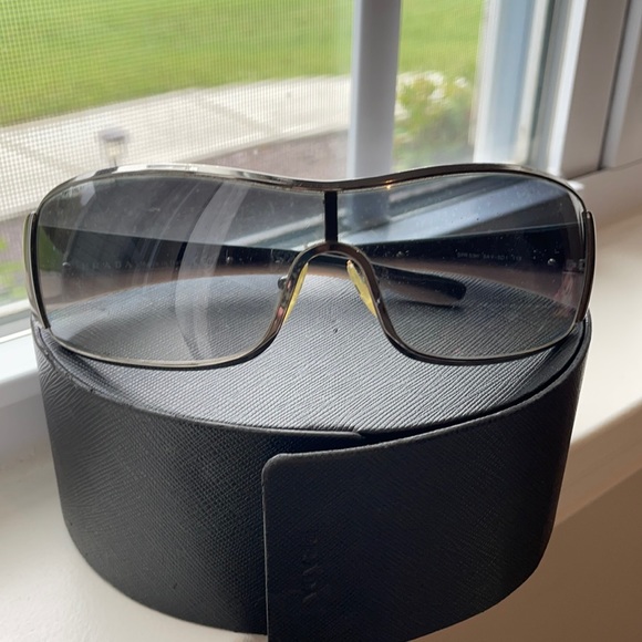 Prada sunglasses.. with case!
